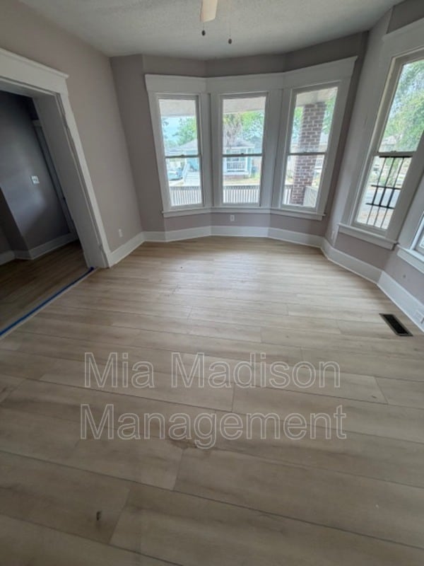 Photo - 513 W 35th St
