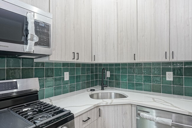 5116 Delancey St Unidad 2
