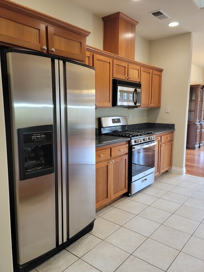 Photo - 12 Camberwell Ct