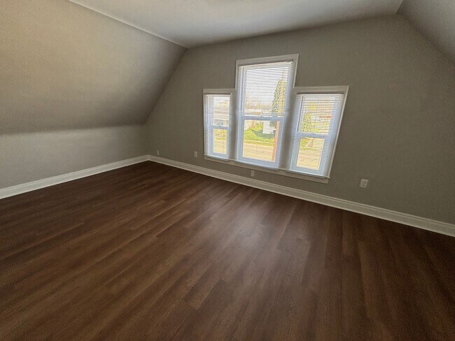 Photo - 3-bedroom, 1-bath house: $1050