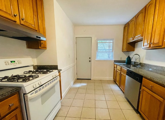 Photo - 20 Shanley St Unidad 2R Rental