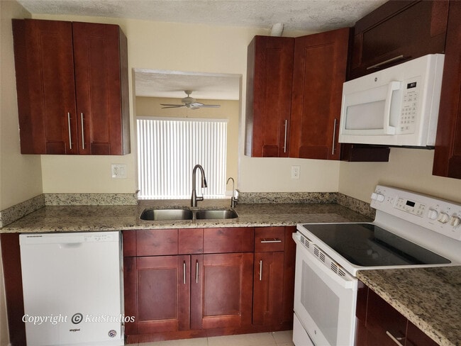 Photo - 10293 NW 33rd St