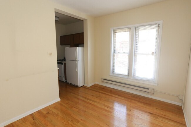 Photo - 714 W Barry Ave Unit N2