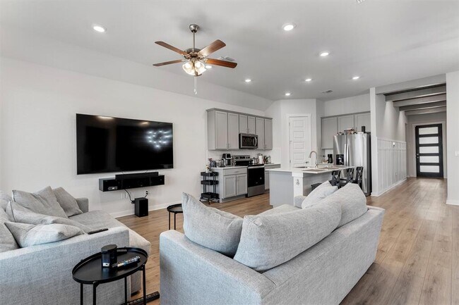 Photo - 308 Barton Run Dr