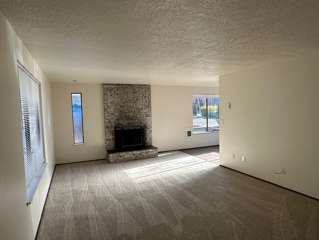 Building Photo - sw33rd Unit 7633