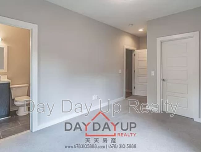 Photo - 472 Martin St SE