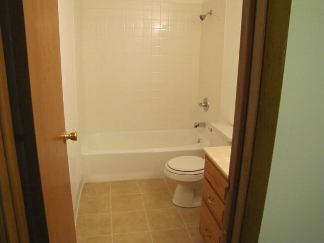 Photo - 3 Williamsburg Ct Unit #B