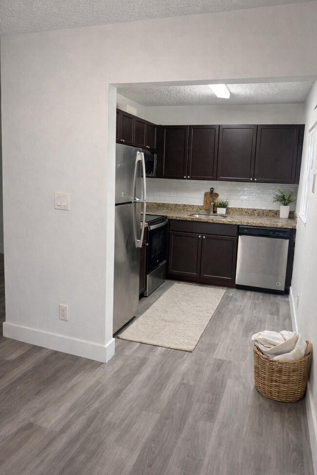 Photo - 1120 Meadows Cir Unit 1120