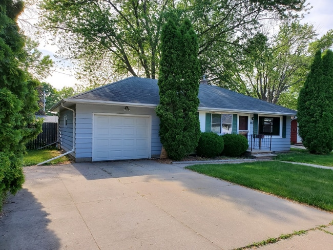Photo - 1163 Higgins Ave House