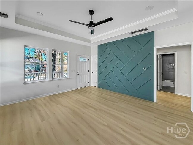 Photo - 3503 Haslam Ave