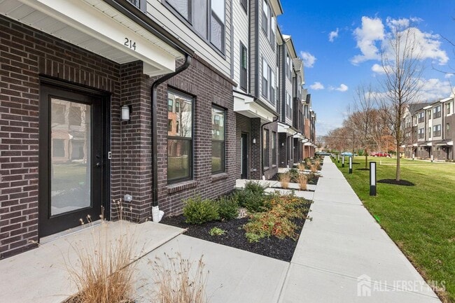 Photo - 214 Jessie Pl