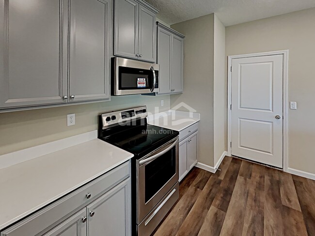 Photo - 173 Hemlock Pt