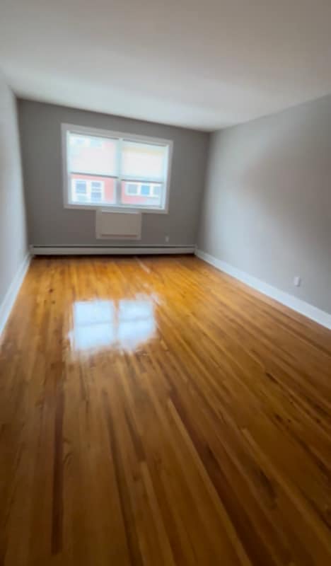 Photo - 385 Park Ave