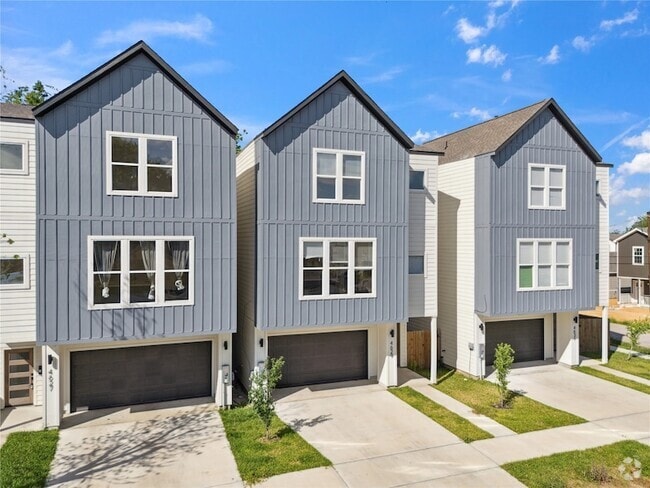Building Photo - 4627 Balkin St Rental