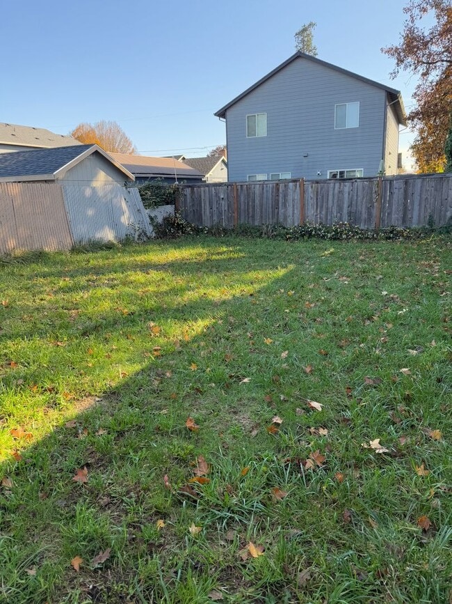 Photo - 1011 SE Locust St