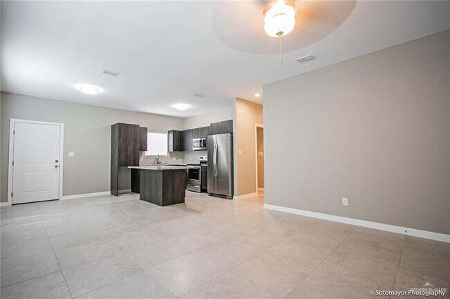 Photo - 10 Diamond W Ave Unit 3