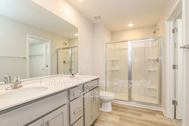 Photo - 5363 Roshni Terrace