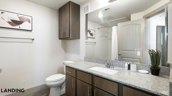 Photo - 12500 Shadowglen Trce Unidad 4306