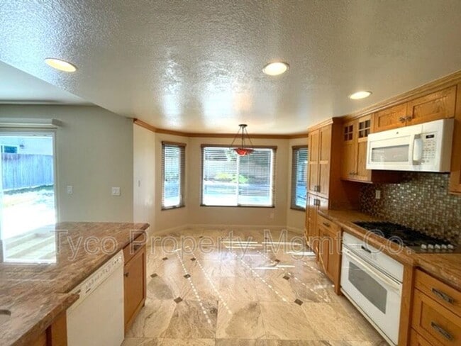 Photo - 526 Trailridge Dr