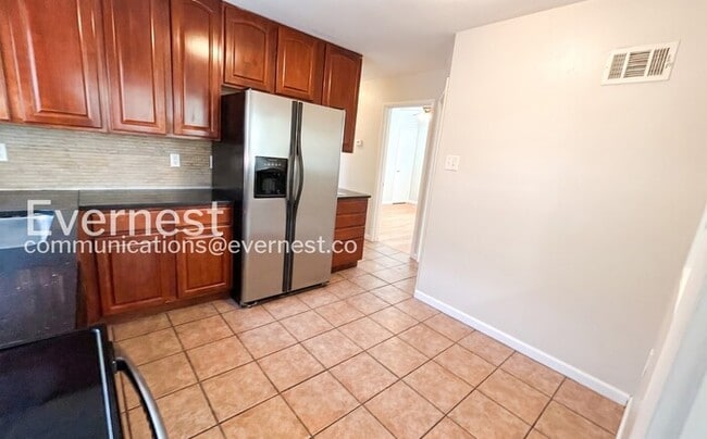 Photo - 3 Bed / 1 Bath / Vouchers Accepted / Available Now!