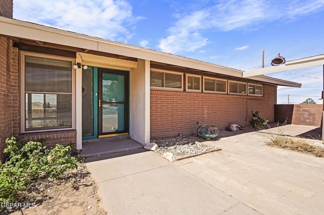 Photo - 5825 Parkmont Pl