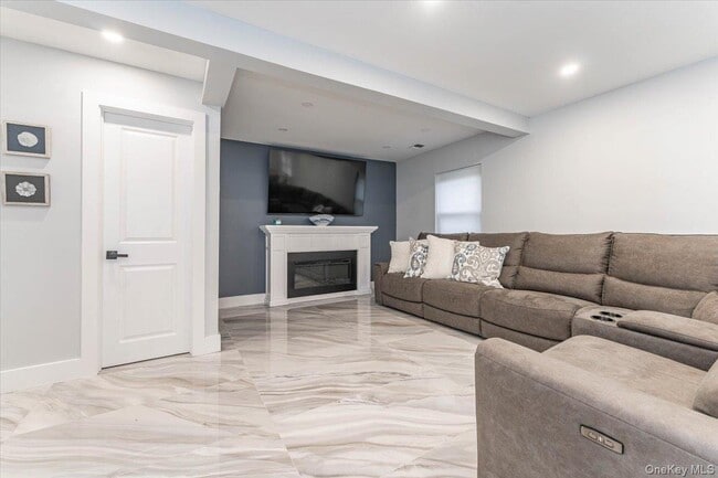 Photo - 164 Albany Blvd