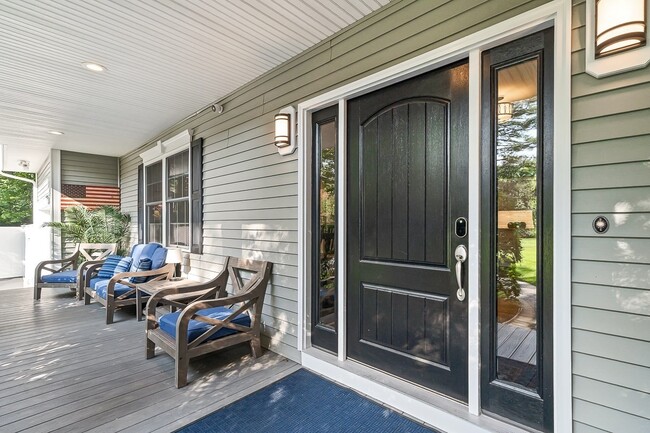 10 Bellevue Ave