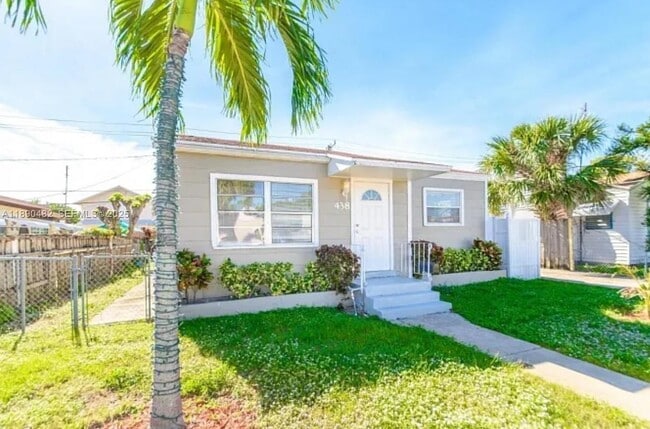 Photo - 438 Malverne Rd