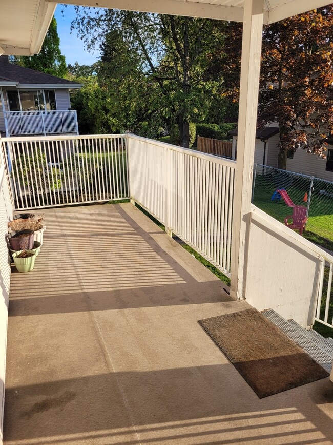 Photo - 13923 72 Av Unit 2-Bedroom