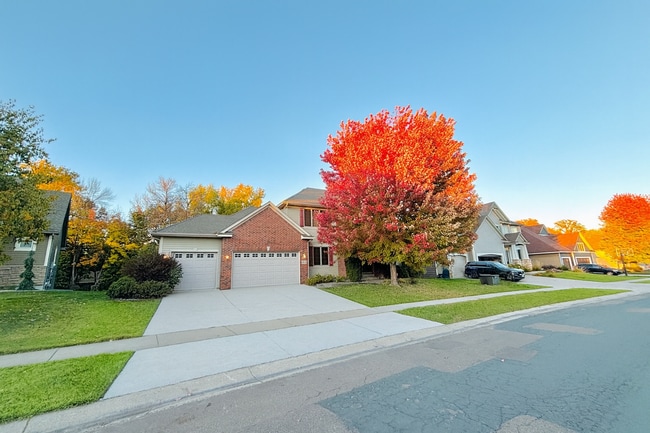 Building Photo - Huge 5 bed home located in Maple Grove!