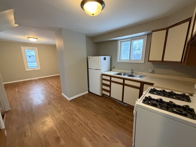 Photo - 323 Selma St