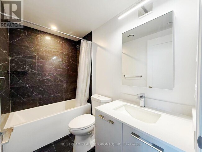 Photo - 8 Water Walk Dr Unité 4608