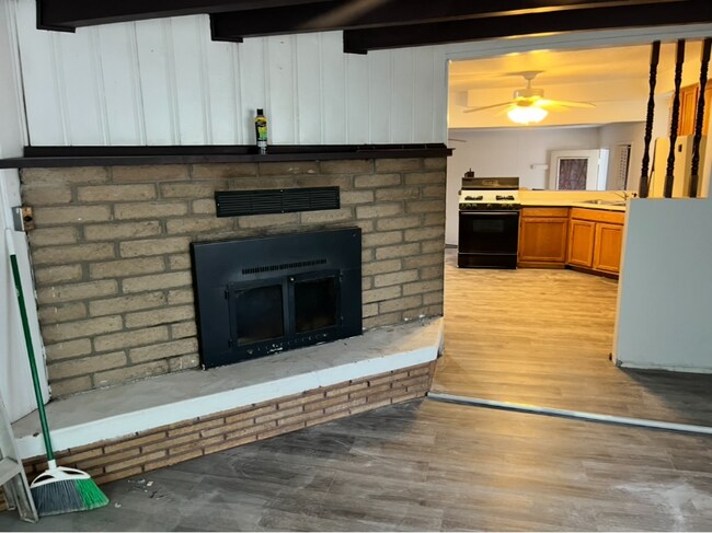 Photo - 638 S Harless St