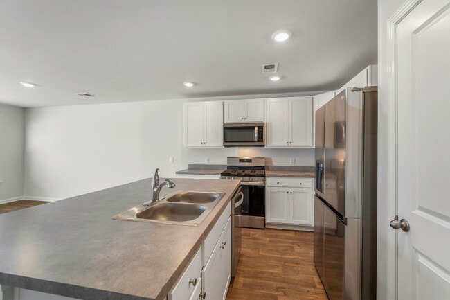 Photo - Beautiful 4-Bedroom 2.5 Bath Townhome