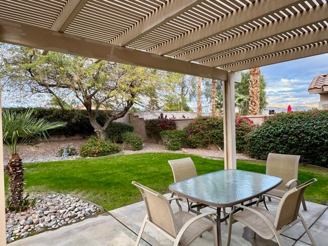 Photo - 78686 Hampshire Ave