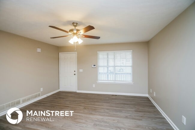 Photo - 221 Beechwood Ln