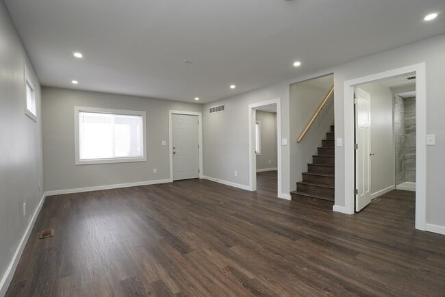 Photo - 1258 Miner St House