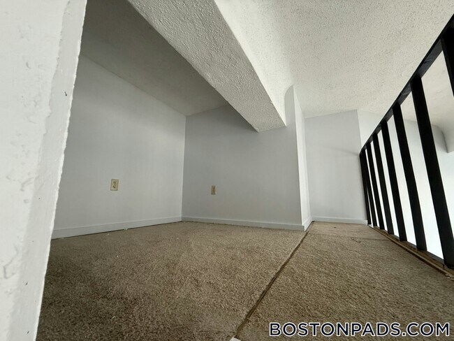 61 Brookline Ave Unit 213