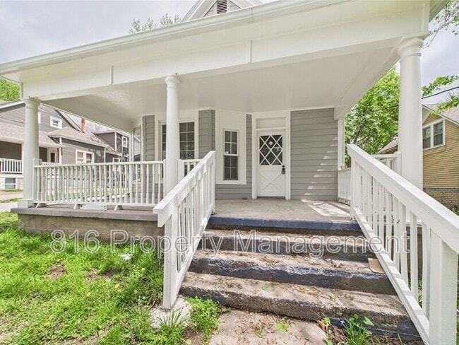 Photo - 633 S Fuller Ave Unit 1