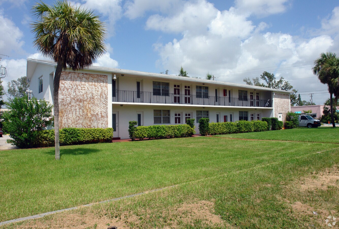 Photo - 14950 N Miami Ave Apartments