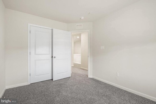 Photo - 8705 Tavern St