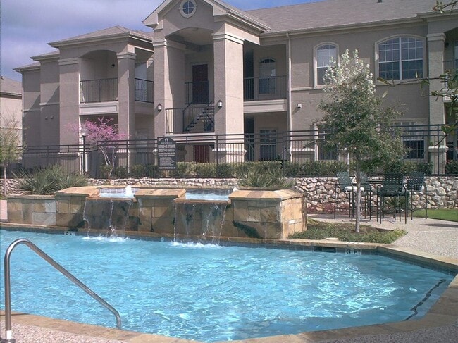 Building Photo - 2000 S Lakeline Blvd