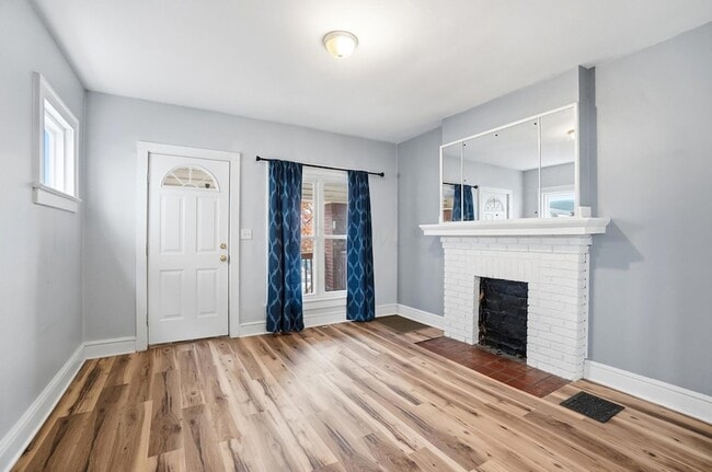 Photo - 212 E Hudson St