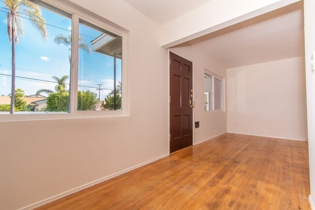 Photo - Charming 1 Bedroom / 1 Bath Apartment in Kensington Neighborhood w/ Garage - VACANT FOR VIEWING! Unidad 4209