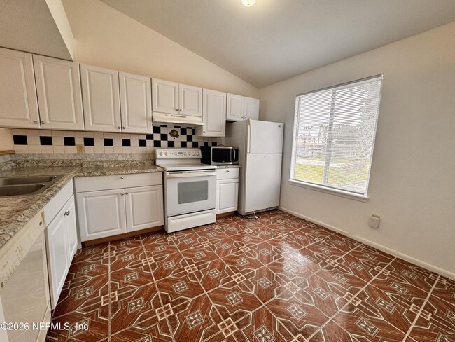 Photo - 516 Aquatic Dr