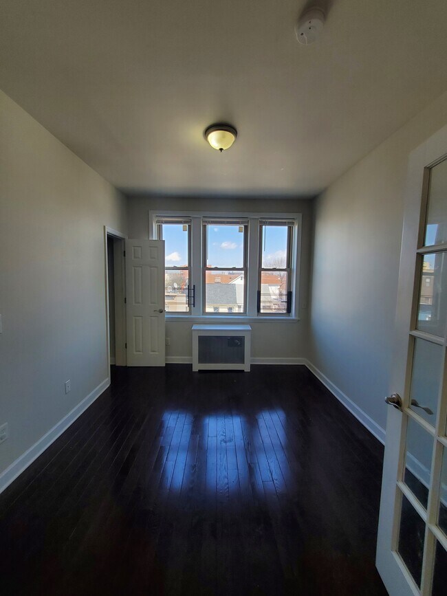 Photo - 45-47 Ravine Ave