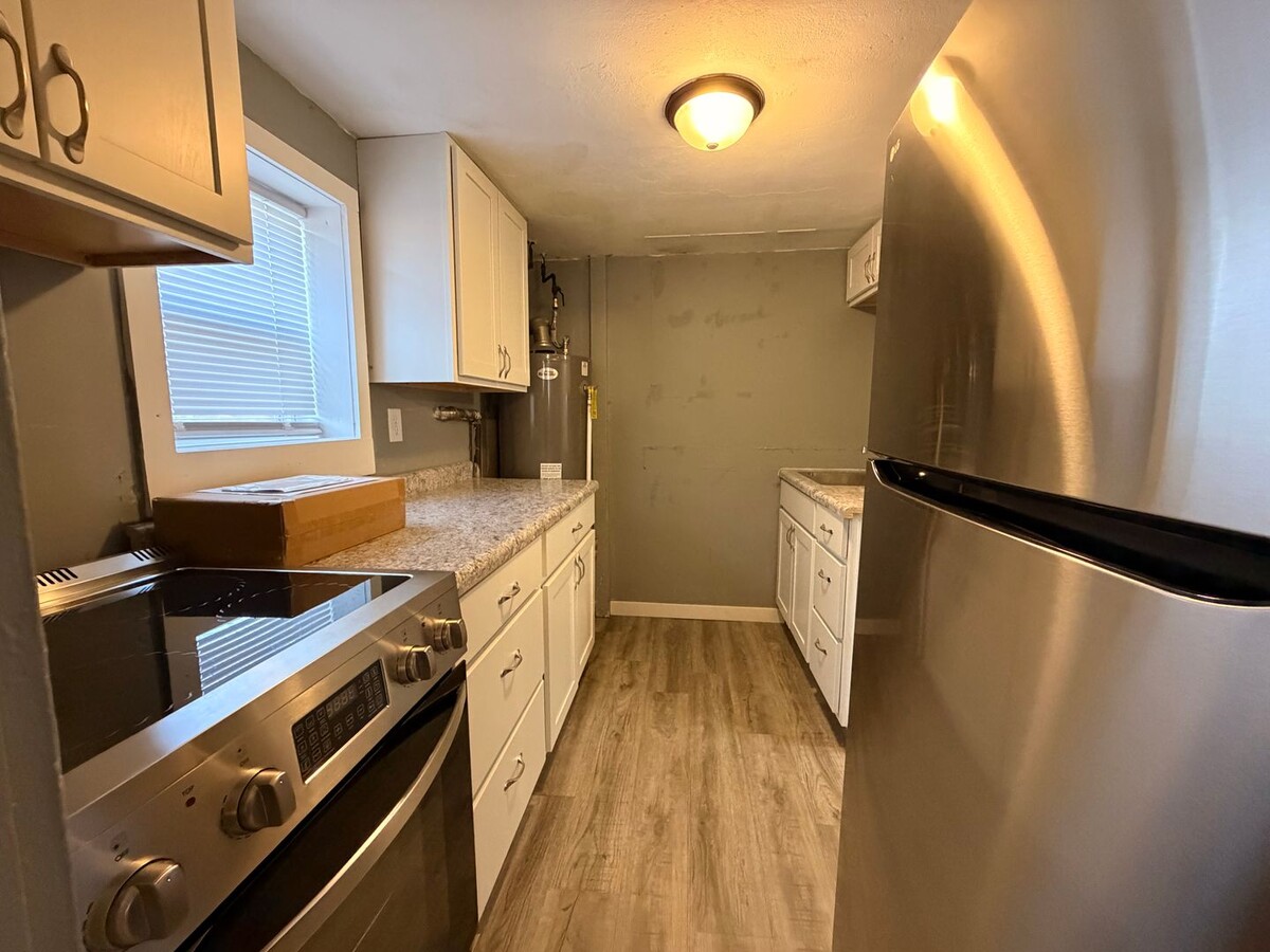 Photo - N 14th St Triplex Unit = 21.5 N 14th St