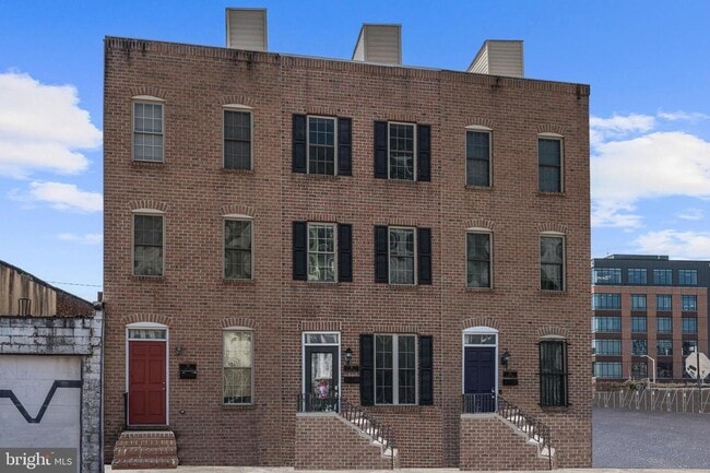 Building Photo - 81 W West St