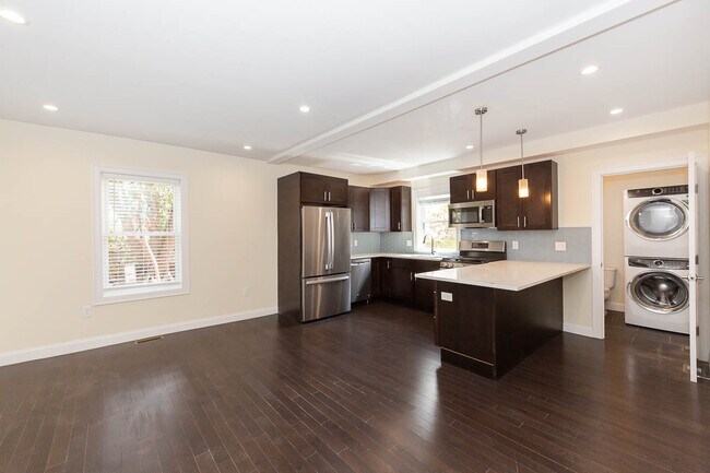 Photo - 57 Catherine St