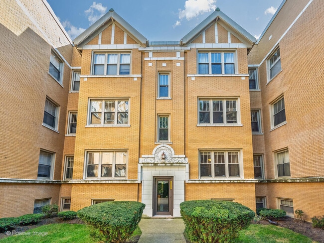 Building Photo - 3137 W Palmer Square Unit 1
